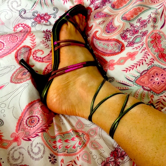 Donald J Pliner Heels - Picture 3 of 6